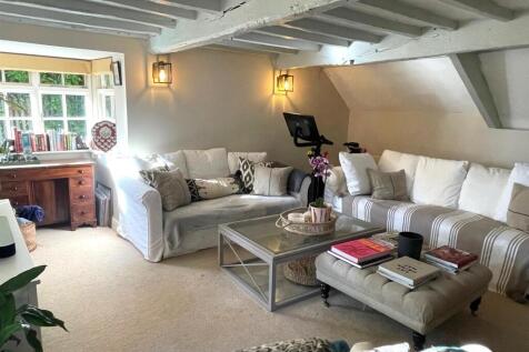 Living Room.jpg