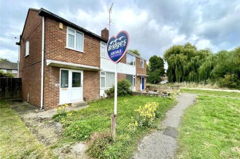 Farnborough, GU14 - property photo