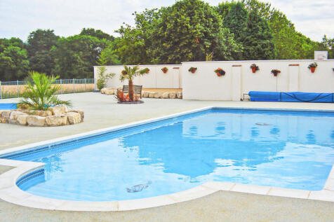 Rosa Swimming Poo...