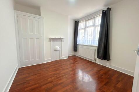 St Johns Road, Wembley photo 3