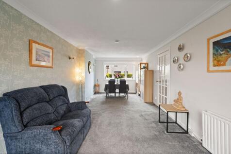 Lounge/ Dining