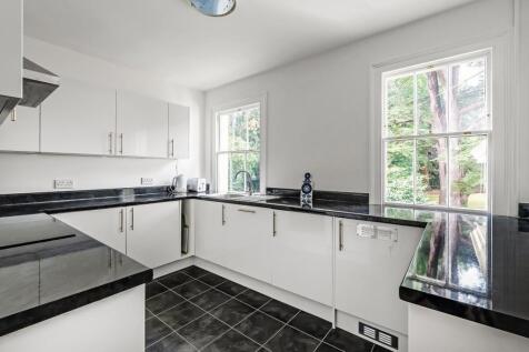 PIXHAM LANE, DORKING, RH4 photo 2