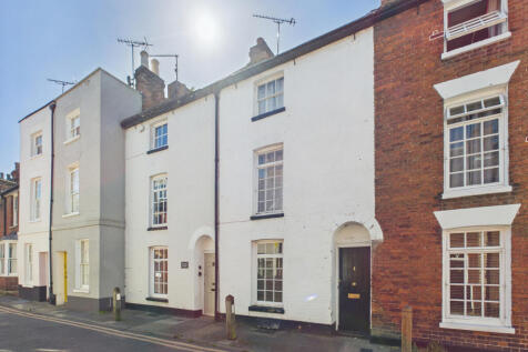 3 Bedroom Terraced for Rent