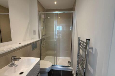 Bedroom 2 Ensuite