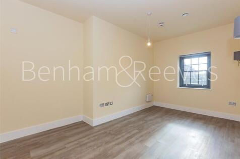 Carlyle Road, London, W5 photo 3
