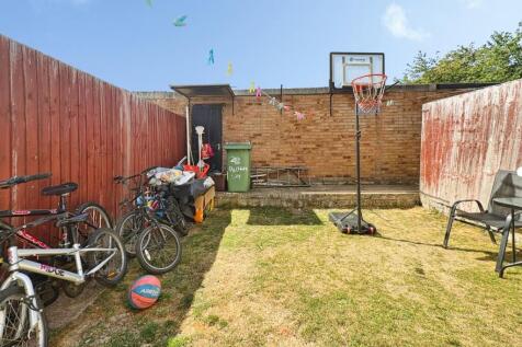 Fareham Way, Houghton Regis, Dunstable, LU5 photo 4