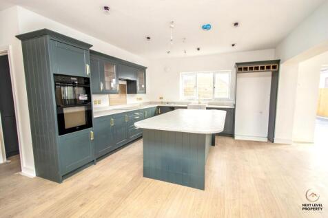 Kitchen/Dining/Living Area
