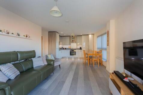 Slough, SL1 - property photo