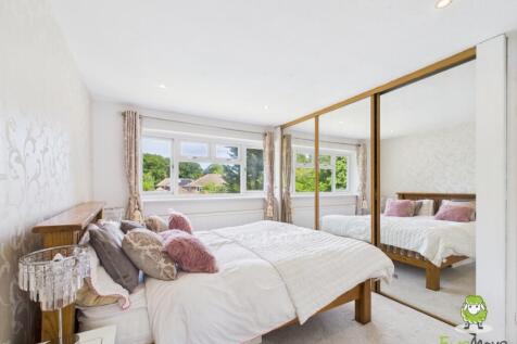 CAM03778G0-PR0233-STILL025