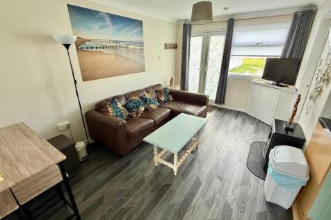 Open Plan Living Room/Dining Area