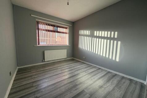 Netherfields Crescent, Middlesbrough photo 4