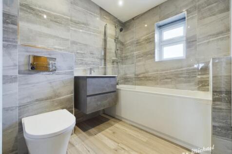 CAM03218G0-PR0361-STILL019 (1)