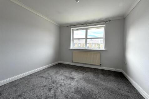 Wells Court, Mapplewell, Barnsley photo 3