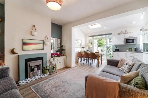 PHYLLIS AVENUE, 18 (20).jpg