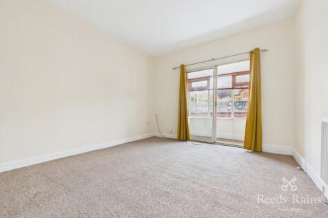 Front Street, Castleford, West Yorkshire, WF10 photo 3