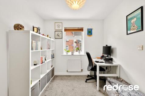 web_32 Main St-29...