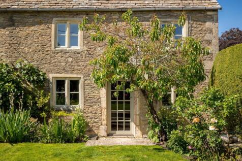 36 - Church Cottage - GL7 5HX - Web.jpg