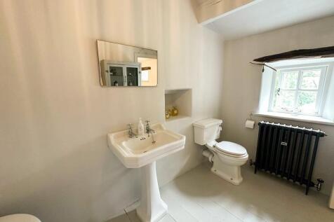 LUXURY HOUSE BATHROOM