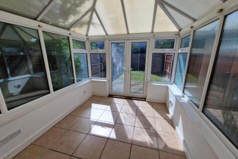 Styles Close, Leamington Spa photo 4
