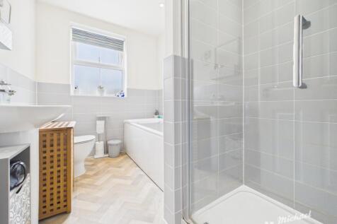 CAM02773G0-PR0367-STILL011