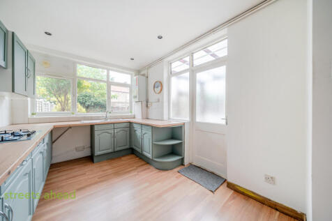 b6b371a4-436d-4f9...