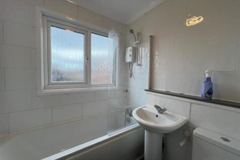 Bathroom.JPG