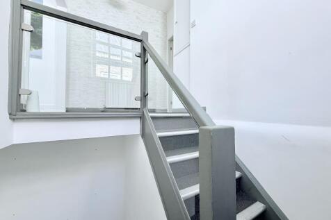 Office to rent Image 4