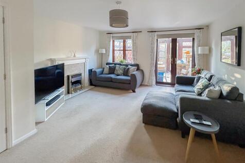 1 Larkspur Close Lounge Processed.jpg