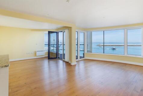Living/Dining Area