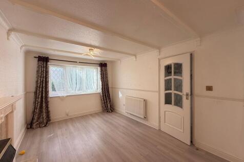 Cambridge Drive, Birmingham, B37 photo 4
