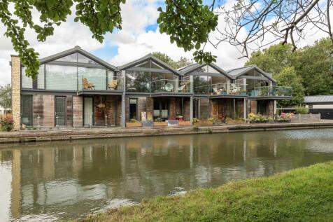 Tring, HP23 - property photo
