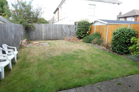 26 Hankinson Road - Rear garden