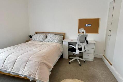 PRICE REDUCTION- West End 3 Bed Student House // Sept 2026 photo 4