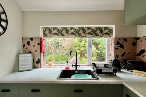 Apricity Cottage, 30c High Street, Kirkcudbright -