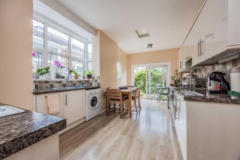 132 Eastfield Road, Southsea-Small-PorticoMarketin
