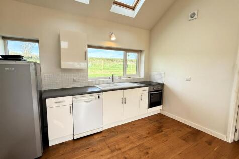 OPEN PLAN LIVING SPACE