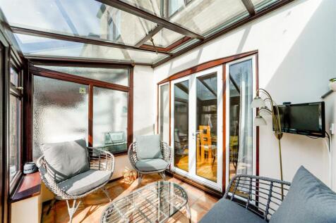 76 Roberts Road-7.jpg