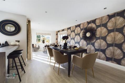 Internal Photo (Plot 8)