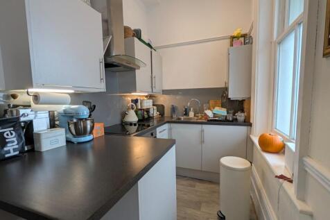 Victoria House, 15 Marine Crescent, Folkestone, Kent, CT20 photo 5