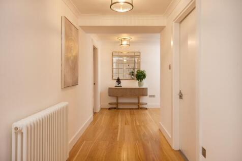 Kensington High Street, W8 photo 5