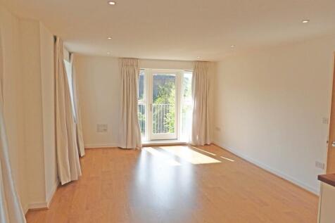 Westwood Drive, Canterbury photo 4