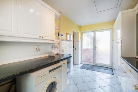 156 Station Road-6.jpg