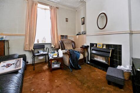 27 Leigh Road Lounge.jpg