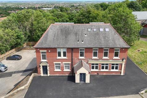 1-bed flat on Nook Heights, Windy Nook, £825/mo
