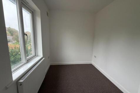 Kingsland Avenue, Kingsthorpe, Northampton NN2 photo 5