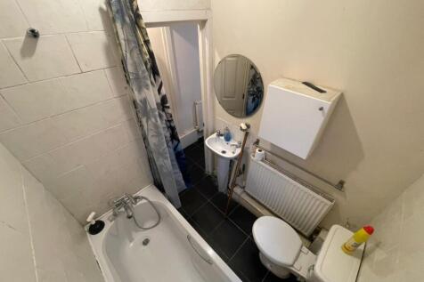 Broughton Avenue, Bentley photo 3