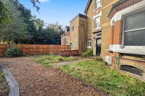 Lawn Road, Beckenham, BR3 photo 2