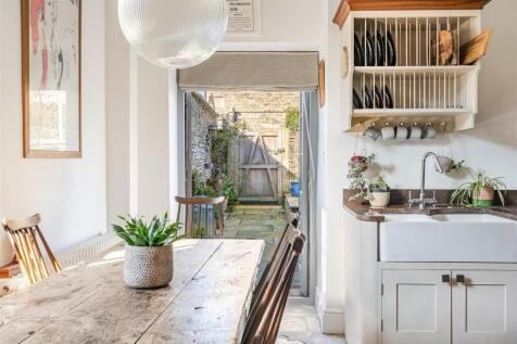 12, Oxford Street, Malmesbury photo 4