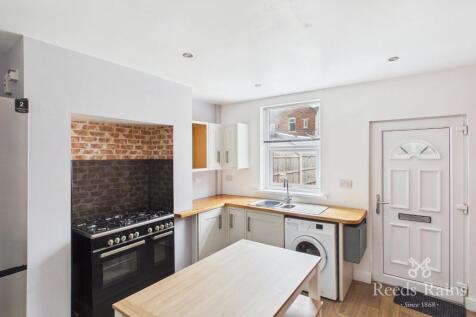 Denby Dale Road, Calder Grove, Wakefield, West Yorkshire, WF4 photo 4