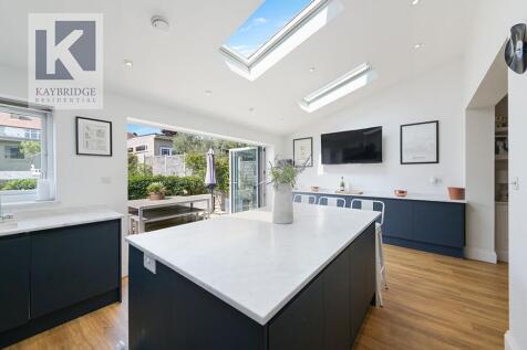 Bridgewood Road, Worcester Park - KT4 8XS